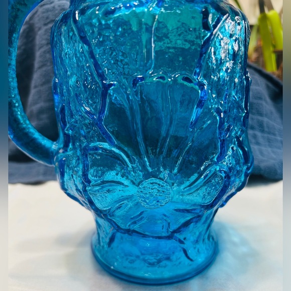 Vintage Anchor Hocking Rainflower Laser Blue pitcher & 8 glasses. 1970’s - Picture 5 of 8